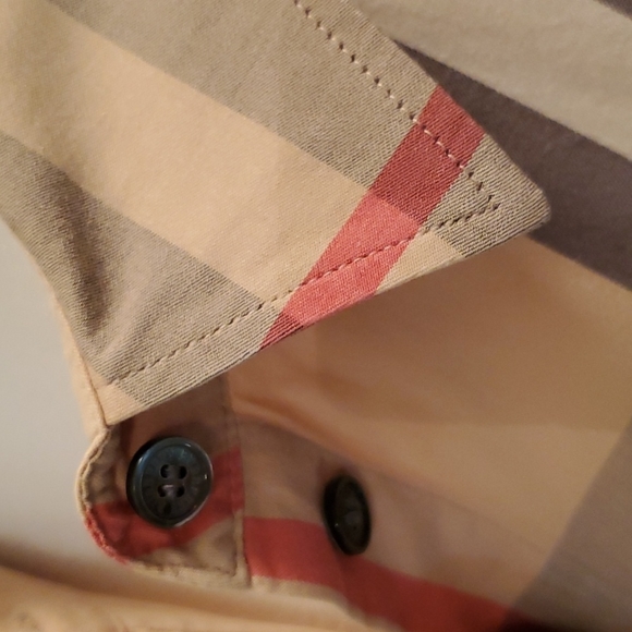⚠️SOLD⚠️ Authentic Burberry NovaCheck shirt - Picture 3 of 6
